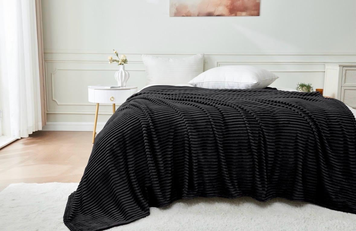 King Size Ribbed Throw